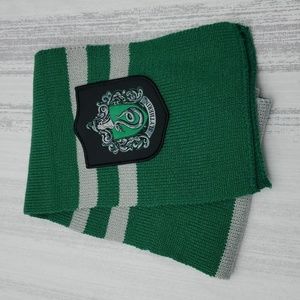 NWOT Slytherin Harry Potter Knitted Crest Scarf Green abd Gray with Crest